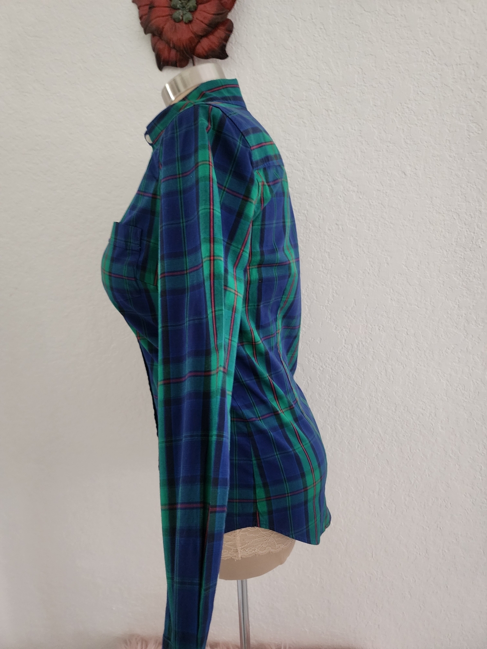 J CREW | Women's Green & Blue Plaid Button-Down Shirt - Picture 9 of 13